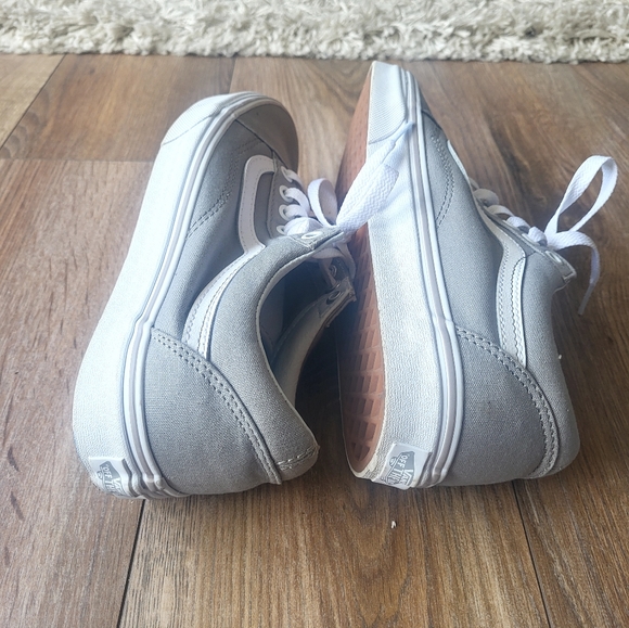 Vans - Picture 5 of 5